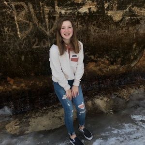 Meet your Posher, Monica